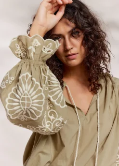 Summum Woman Top Met Rijk Borduurwerk|Vrouwen Blouses